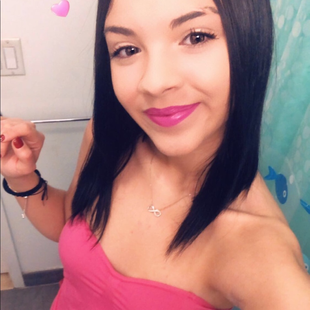 Meet your Posher, Desiree